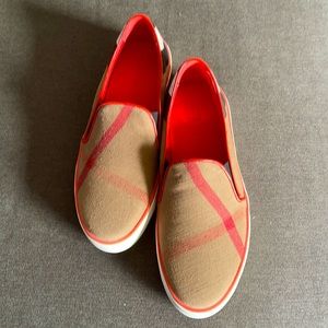 Burberry slip on sneakers size 37 new